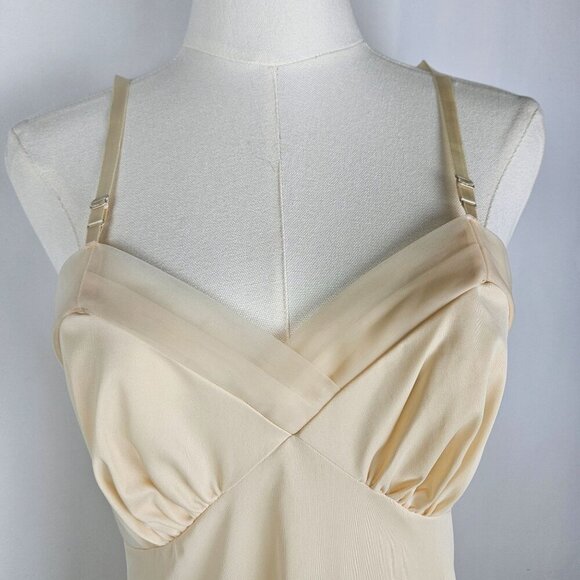 Vintage Vanity Fair Nylon Slip Dress 34 S Beige Made In USA - Picture 2 of 7
